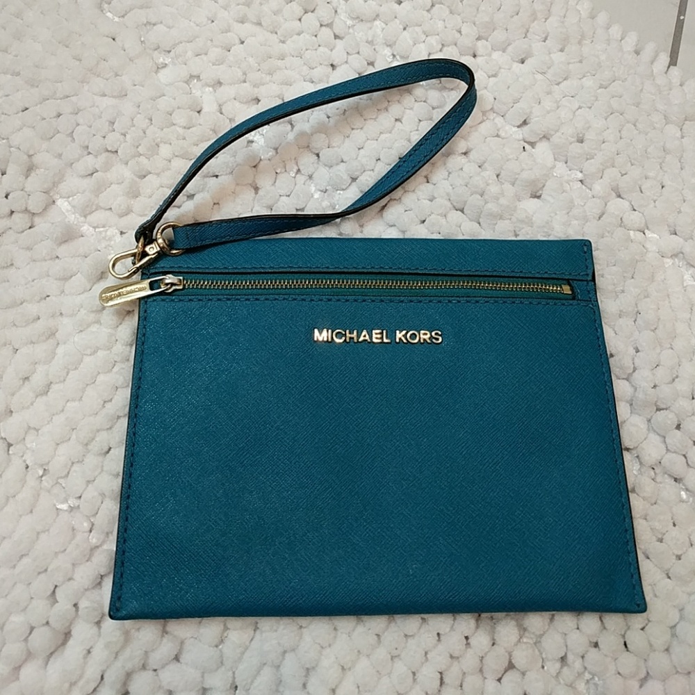 Michael Kors wristlet
